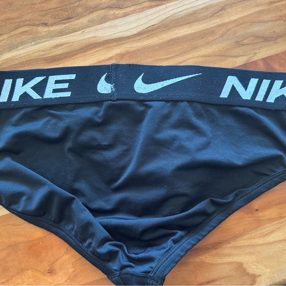 Nike Black and Gray Dri-FIT Briefs - Picture 2 of 5